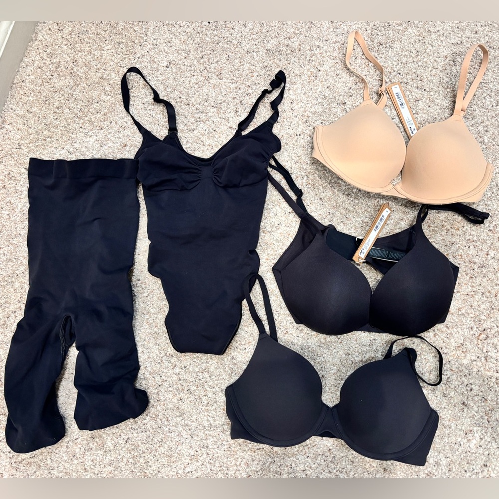 SKIMS NWT/NWOT Shapewear Bodysuit and Bras Set